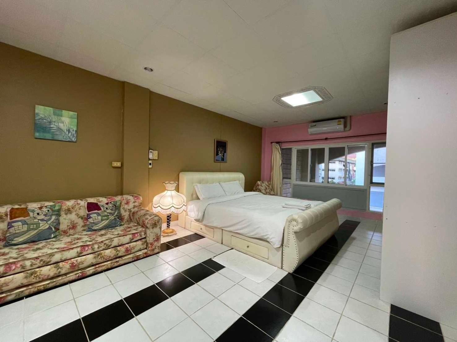 Oyo 75486 Anna Residence Jomtien Exterior photo